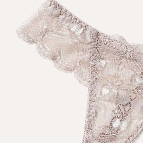 Lingerie    - Picture 7 of 8